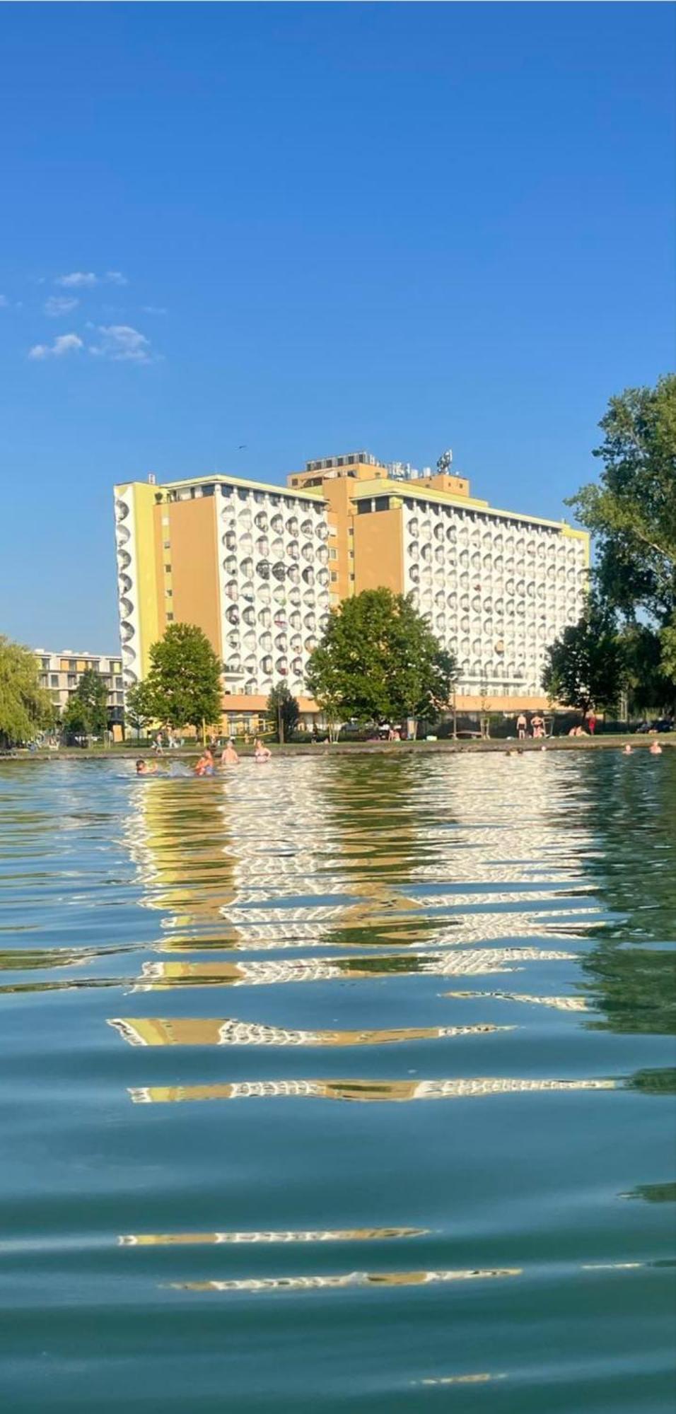 Silver Harmony Apartman Siofok Ngoại thất bức ảnh